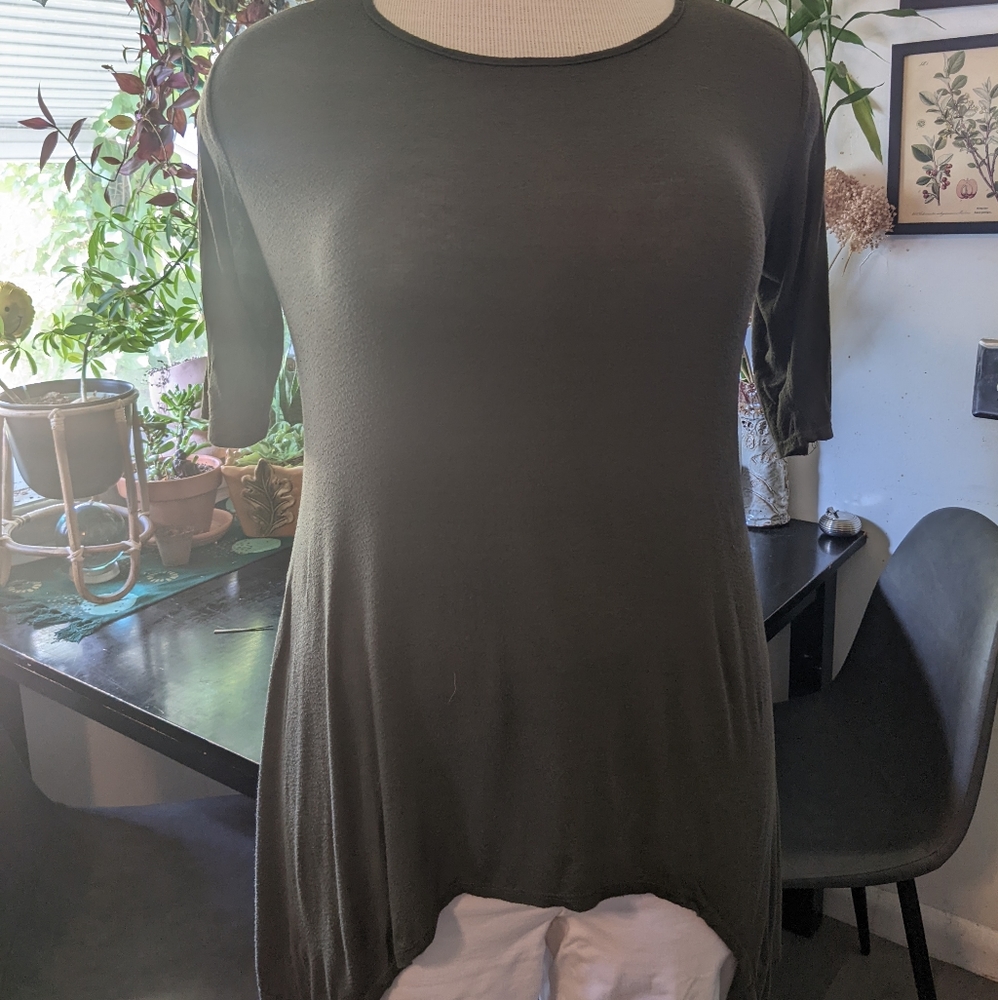 Large Rue 21 green asymmetrical tunic